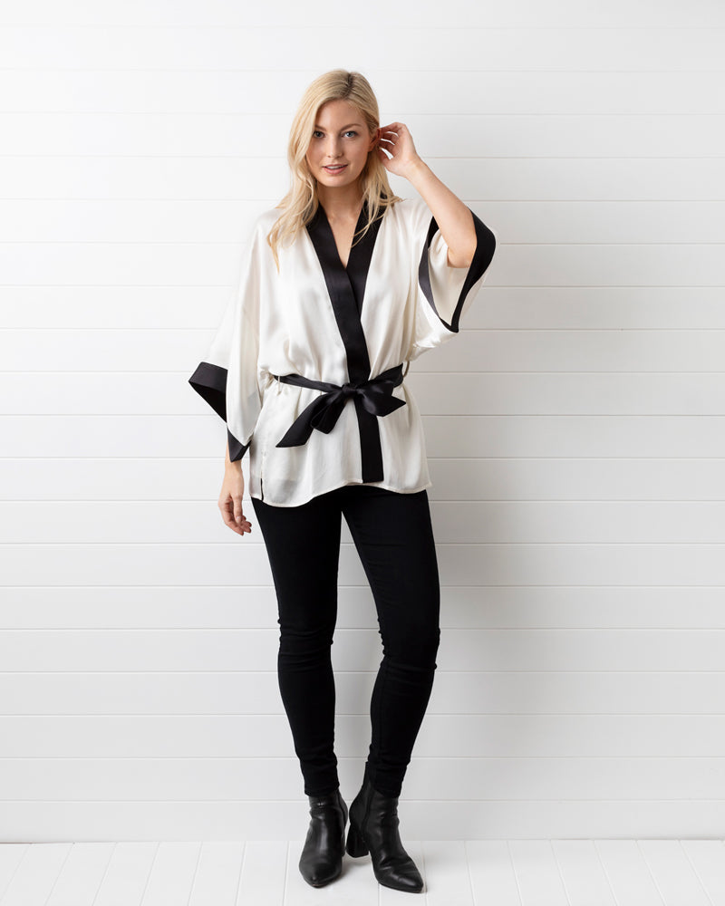 Whit kimono coat store
